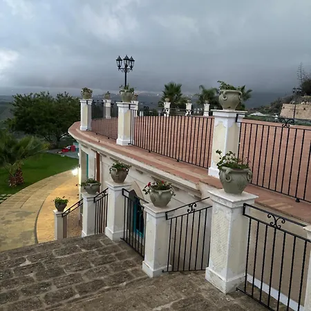 Brikinnia וילה *